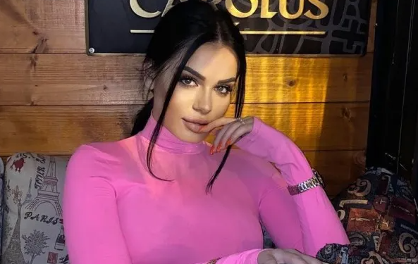 Këngëtarja rrëfehet në Big Brother: Familja më ka hedhur në rrugë se nuk pranova të fejohem e vogël, kam 9 vite që jetoj vetëm