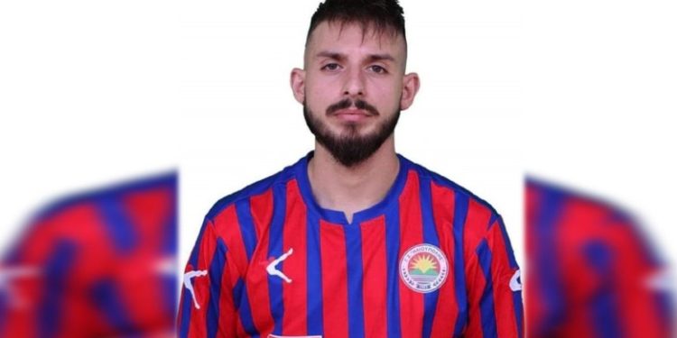 Detaji tronditës, në stadium ishte edhe nëna e futbollistit shqiptar që humbi jetën në Greqi