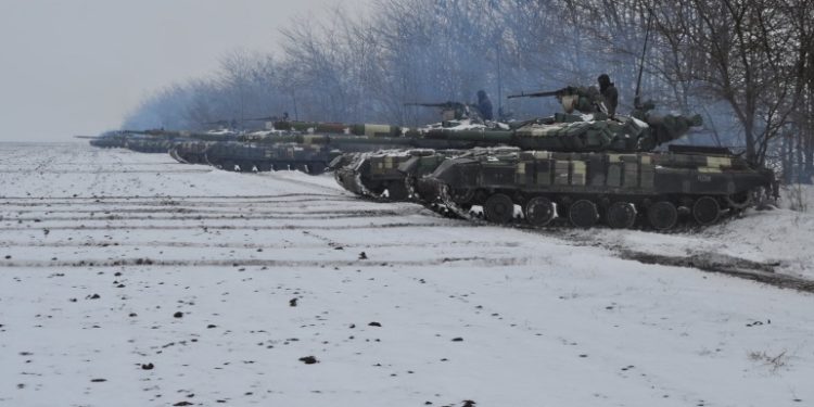 S’ka shumë shpresë për shmangien e luftës, SHBA-ja dërgon municion në Ukrainë