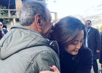 Yuri Kim në ekspozitën e kampit të internimit në Tepelenë: Paqja s’mund të vijë pa të vërtetën dhe pajtimin