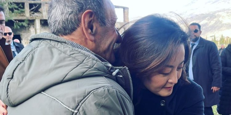 Yuri Kim në ekspozitën e kampit të internimit në Tepelenë: Paqja s’mund të vijë pa të vërtetën dhe pajtimin