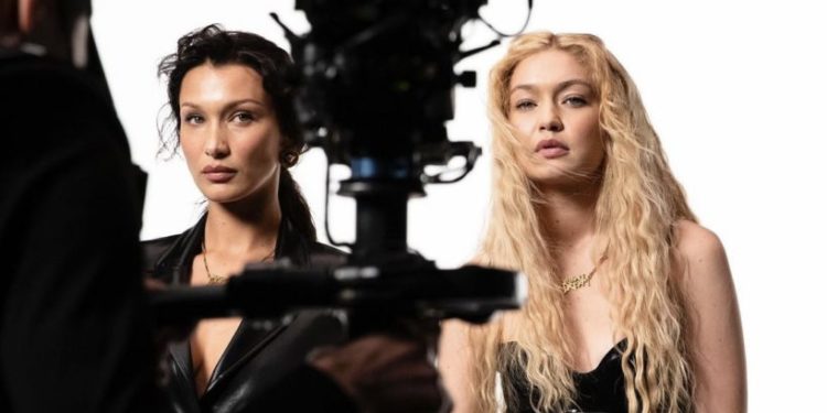 Motrat Hadid i vënë flakën rrjetit, pozojnë për markën e njohur