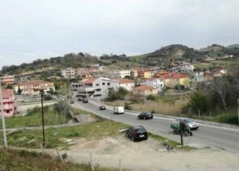 Tenderi 500 milion dollarësh,PD: Në fshatra s’ka akoma rrugë, Rama bën menu për restorante imagjinare