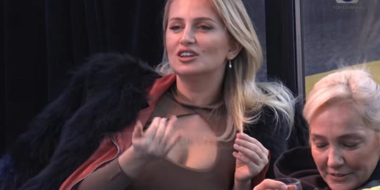 “Nuk dija si puthej por i thashë mbyll sytë”, Beniada kujton puthjen e parë