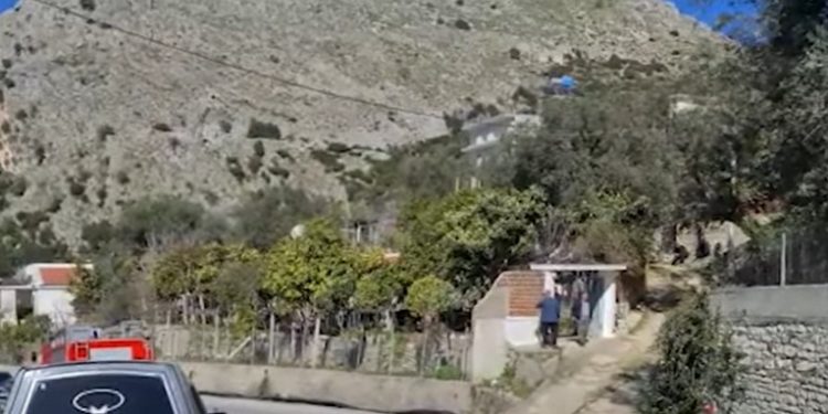 U gjetën nga dhëndri në të asfiksuar në banesë, çifti i të moshuarve në Borsh qëndronin brenda ngaqë ishin prekur nga Covid