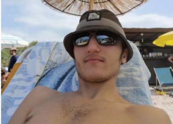 Ngjarja që tronditi Greqinë, njihuni me huliganin shqiptar të “çmendur” pas PAOK-ut. Akuzohet për vrasjen e 17-vjeçarit në Selanik (FOTO)