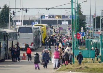 Rusët duhet të kenë frikë, ukrainasit që jetojnë jashtë shtetit rikthehen në atdhe për të marrë pjesë në luftë
