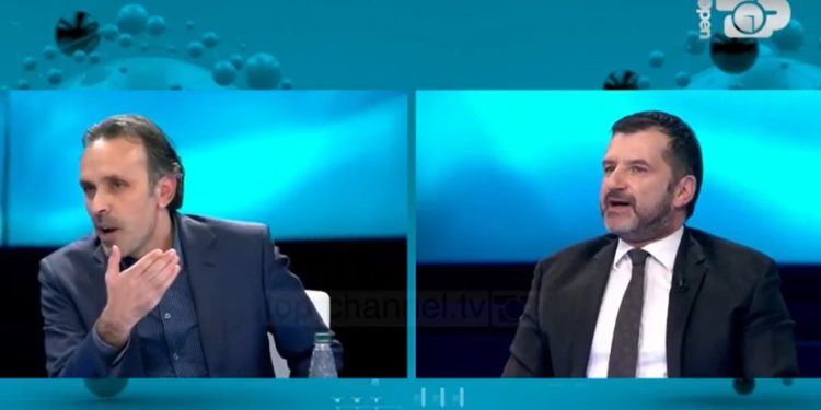 “O zar i Bashës, rri te parkingu PD-së dhe merr lekë. Ik bli shampo dhe lahu”, plas sherri në emision mes Bushatit dhe Mërtirit (VIDEO)