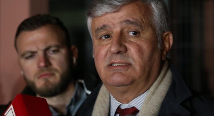 Avokati i Tahirit: Në këtë vend dy gjëra janë të sigurta, lindja dhe vdekja. Vendimi ishte për të kënaqur disa të tjerë