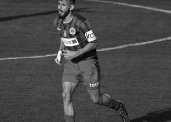 E rëndë në Greqi/ Ndërron jetë futbollisti shqiptar, ra pa ndjenja në fushën e lojës