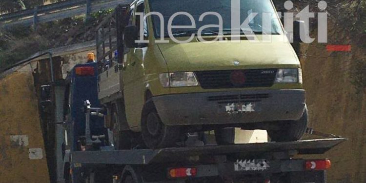 Gjendet makina e braktisur në Kretë, besohet se është përdorur nga 4 shqiptarët dhe pakistanezi që u arratisën nga burgu