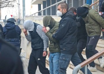 Vrasja që tronditi Greqinë, ja teknika që përdor policia e Selanikut me miqtë e Alqit për të njohur të 12 të akuzuarit