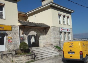 Grabitet zyra e Postës në Gjirokastër, policia arreston autorin në kohë rekord (Detajet)