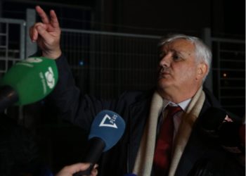 “O Viso, o Vis… çoji dy paketa cigare aty”, avokati i Saimir Tahirit kërkon duhan për ish-ministrin