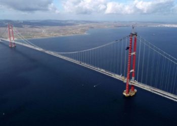 Turqia ndërton mrekullinë “Çanakkale 1915”, ura që lidh Azinë me Evropën (VIDEO)