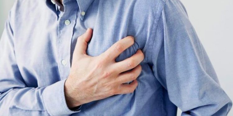 Mos i neglizhoni! 6 shenjat që trupi shfaq para atakut kardiak