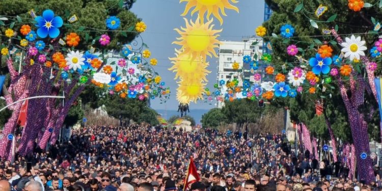 Shqiptarët bëhen bashkë kundër rritjes së frikshme të çmimeve: Boll na vodhët!
