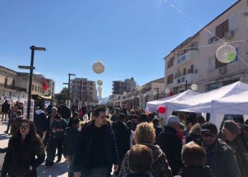 Dita e Verës, Përmeti “derdhet” në shesh (FOTO)