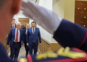 A do të strehojë Shqipëria refugjatë lufte nga Ukraina? Zbardhet takimi Çuçi-Borrell