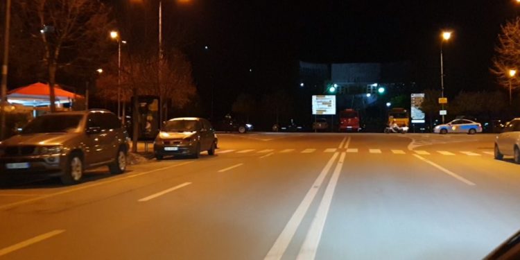 Hyjnë në fuqi masat e reja, sot hiqet ora policore, por mbetet në fuqi maska në ambiente të mbyllura