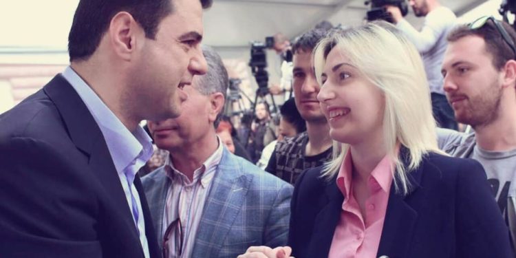 Deputetja e Sarandës ndryshon qëndrim për përjashtimin e Berishës nga PD: Duhet të ulemi të gjithë bashkë