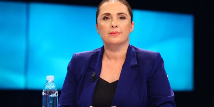 Është urgjente, të shpëtojmë rininë. Një mjeke e ardhshme nën hetim pasi u kap te qendra e masazhit