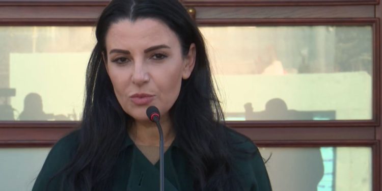 A do të rikthehen shqiptarët te gjeneratori? Përgjigjet Balluku