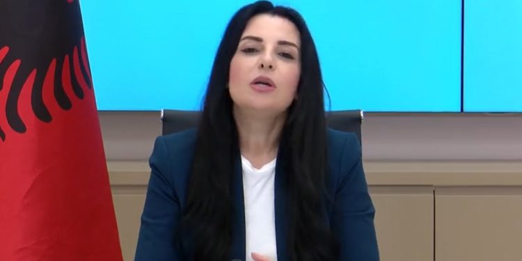 Rrugët e Shqipërisë “zhyten” në terr, Balluku: Do të ndërpresim ndriçimin në akset kombëtare