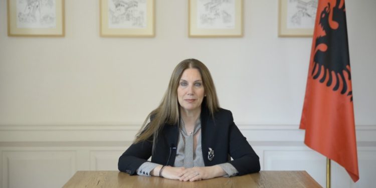 Kumbaro: Krizën energjitike po e ndiejmë të gjithë pa asnjë dallim, fikni makinën të paktën ditët e pushimit