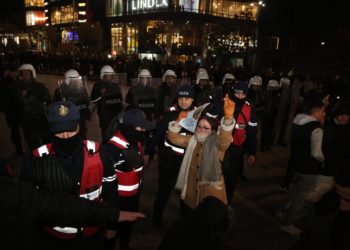 Policia e Shtetit: Personat që kanë bllokuar rrugën të shpërndahen menjëherë