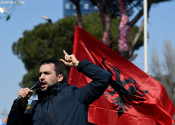 “Zonja ministre ule naftën se e këputa babin”, çfarë nuk keni parë nga protesta e sotme (40 FOTO)