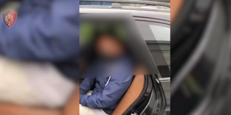 Transportonin klandestinë, dy të arrestuar në Gjirokastër (VIDEO)