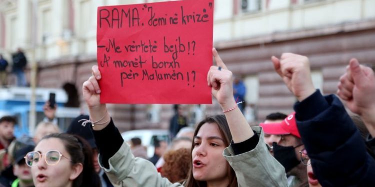 Rritja e frikshme e çmimeve, nesër protesta e dytë e madha para Kryeministrisë