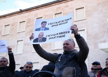 Polici i “Portokalli” do bëhet kryetar partie? Reagon Florjan Binaj