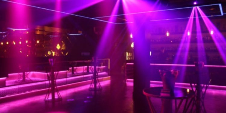 Eskortat e Tiranës, si vajzat e reja shkojnë me biznesmenë e politikanë për të shuar epshet e tyre (Rrëfimet)