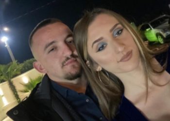 “Edhe në botën tjetër do të të dua njësoj si sot”, dedikimi prekës i vajzës që humbi jetën bashkë me të fejuarin e saj këngëtar