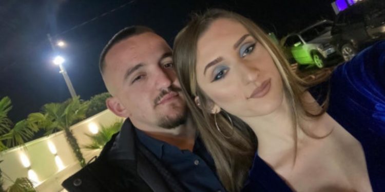 “Edhe në botën tjetër do të të dua njësoj si sot”, dedikimi prekës i vajzës që humbi jetën bashkë me të fejuarin e saj këngëtar