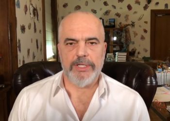 Rama: Shteti do të paguajë vetëm 50% të naftës për ministrat e administratën, pjesën tjetër nga xhepi