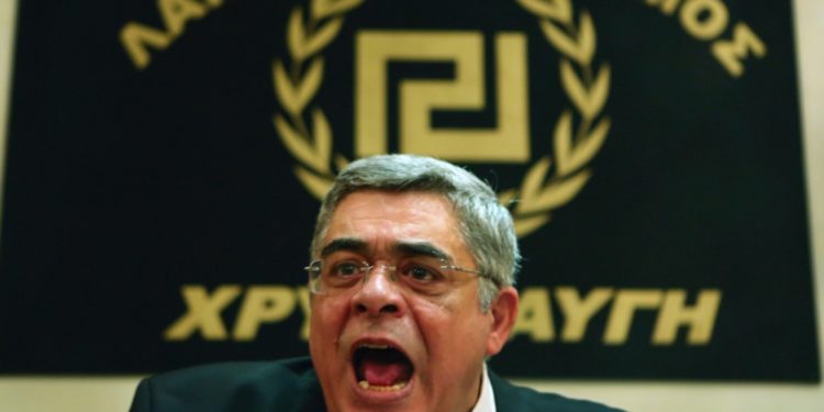 Antishqiptari i përbetuar, kreu i “Agimit të Artë” në Greqi intubohet në spital pas infektimit me Covid