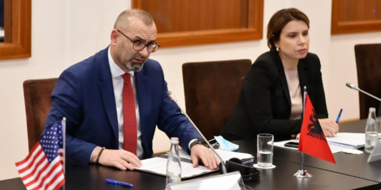 Ulsi Manja dhe KLGJ e kanë mbledhur mendjen “top”: Shkrirja e gjykatave në Shqipëri është projekt ‘vizionar’