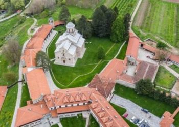 Gënjeshtra e madhe serbe me një histori shqiptare, çfarë zbulon Marin Mema për Manastirin e Deçanit (VIDEO)
