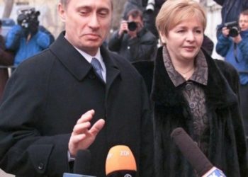 Të pathënat e martesës së Putin me Lyudmilan, si u fejuan papritur dhe si e braktisi në mënyrë poshtëruese