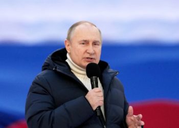 Ndodh e papritura “live” teksa Putin mbante fjalën në stadium