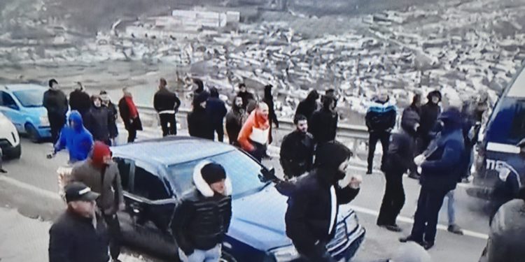 E gjithë Shqipëria në këmbë kundër rritjes së çmimeve, qytetarët bllokojnë edhe “Rrugën e Arbërit”