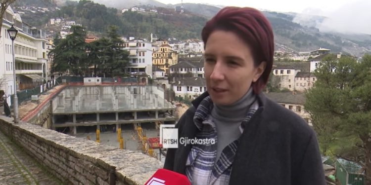 300 vende në 3 kate, merr formë parkingu nëntokësor në Gjirokastër (VIDEO)