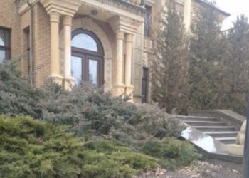 Raketat ruse bien mbi shtëpinë e presidentit të Ukrainës (FOTO)