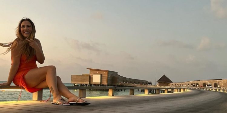 Arbana Osmani shfaqet në Maldive me shapka mbi 800 dollarë (FOTO)