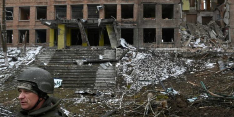 Këshilltari i presidentit Zelenskiy tregon se kur pritet të përfundojë lufta