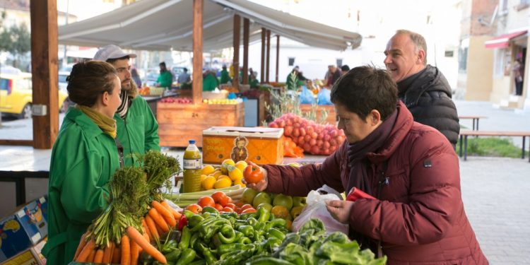 Çmendet tregu, çmimet e ushqimeve kapin shifra rekord në shkurt