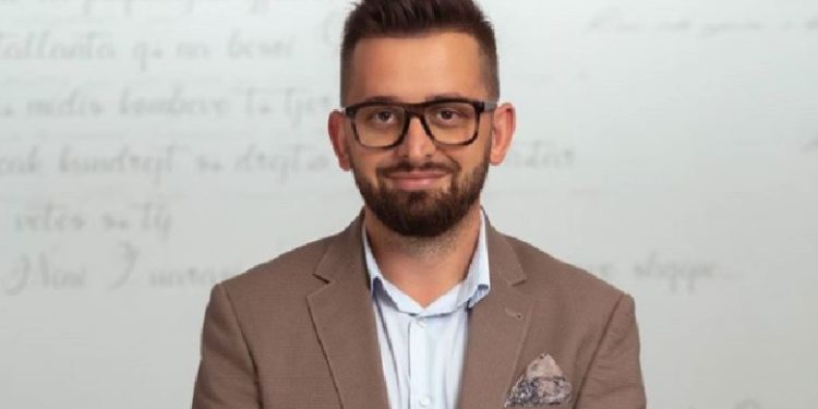 “Mirela do 1 mijë metra dru zjarri, bën një dorë të mirë…”, përgjimet që çojnë SPAK kryetarin e Kolonjës